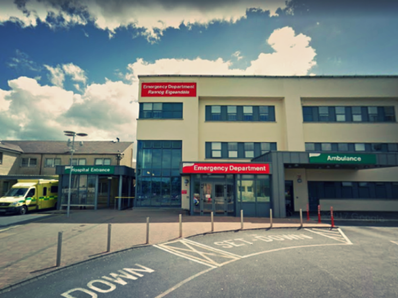 'It should be done everywhere' - Patients at Irish hospital receive poetry postcards