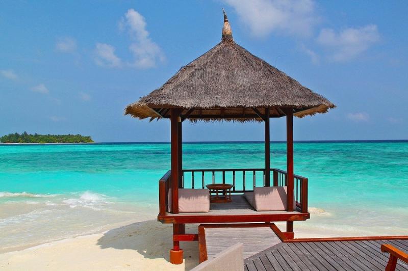 holiday beach hut PIXABAY