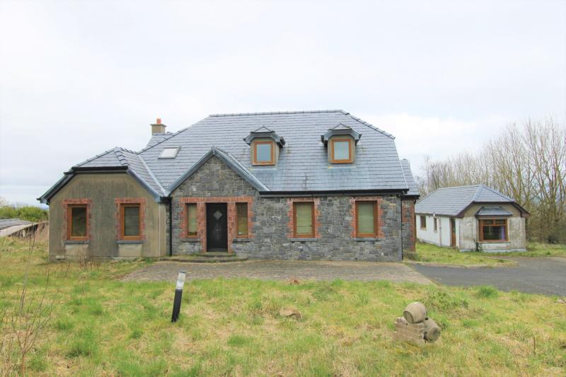 Substantial Tipperary family home listed in Youbid.ie auction
