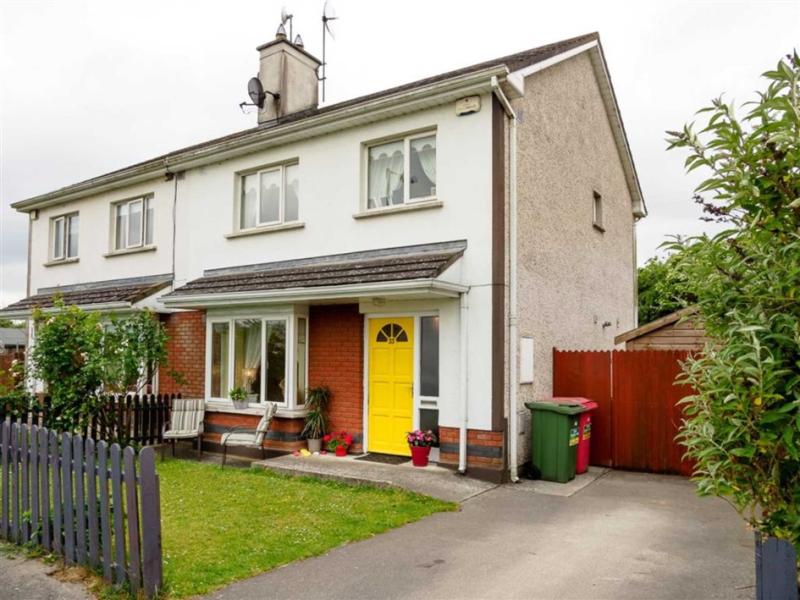 Attractive 3-Bedroom Semi-detached property within walking distance of Clerihan Village