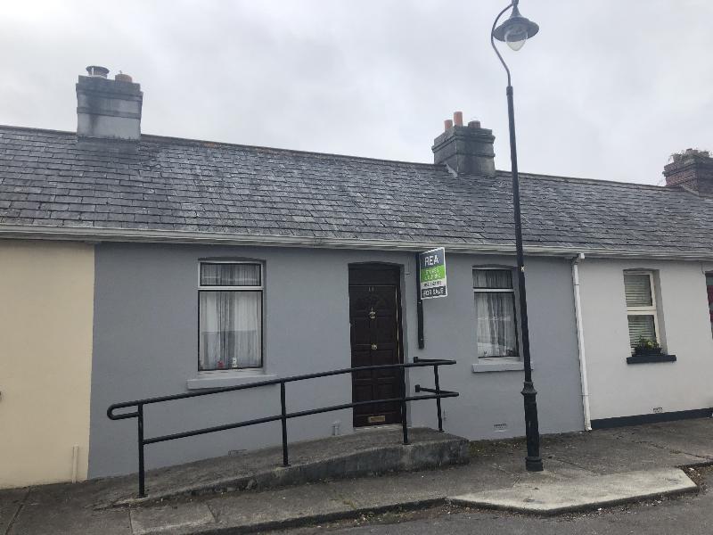 Charming county Tipperary home - Single-storey residence in quiet cul-de-sac