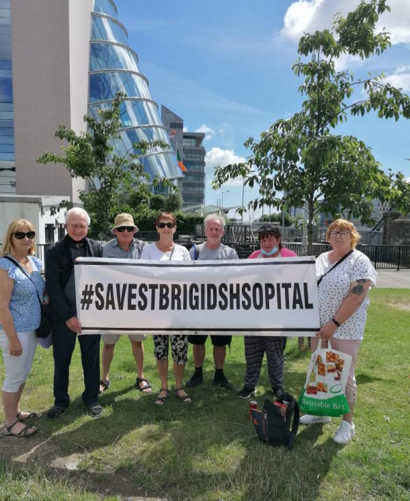 Campaigners collecting petition to reopen Tipperary district hospital 