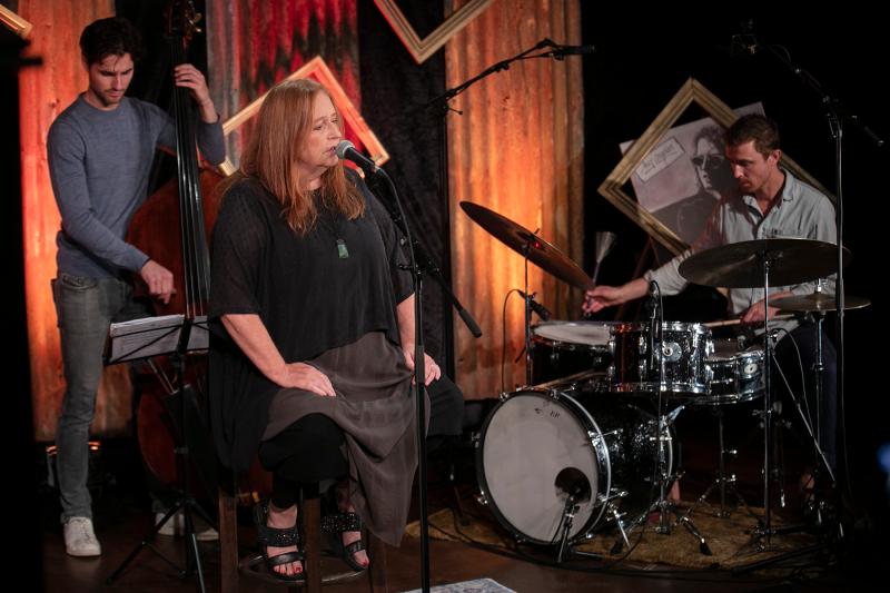 Watch Mary Coughlan in concert from Clonmel and support Cuan Saor womens refuge centre