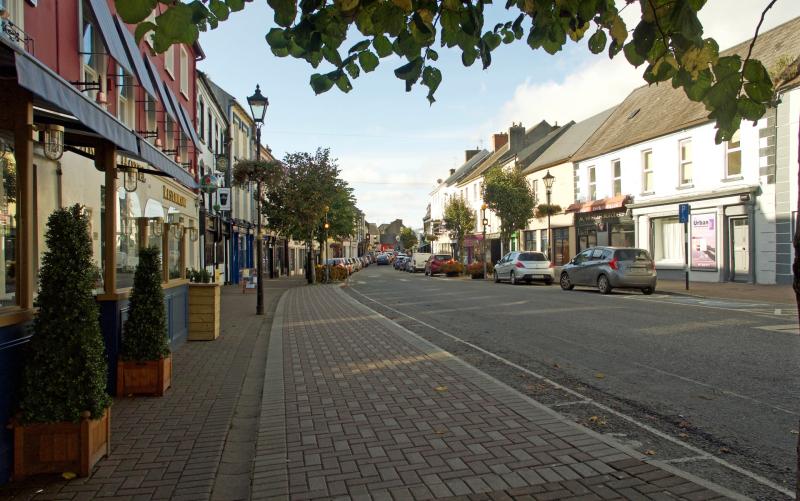 Parking action group seeks deferral of approval of new Carrick-on-Suir development plan