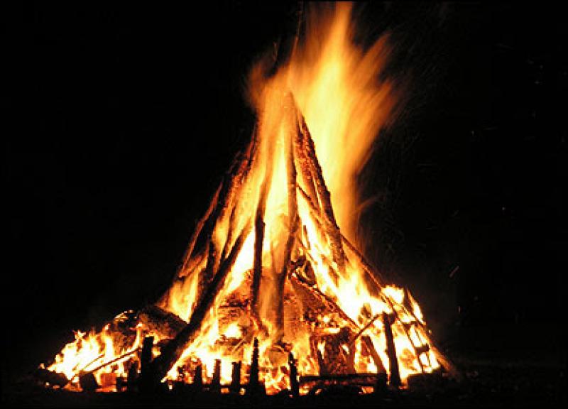 Tipperary authorities urge public to report stockpiling of bonfire materials