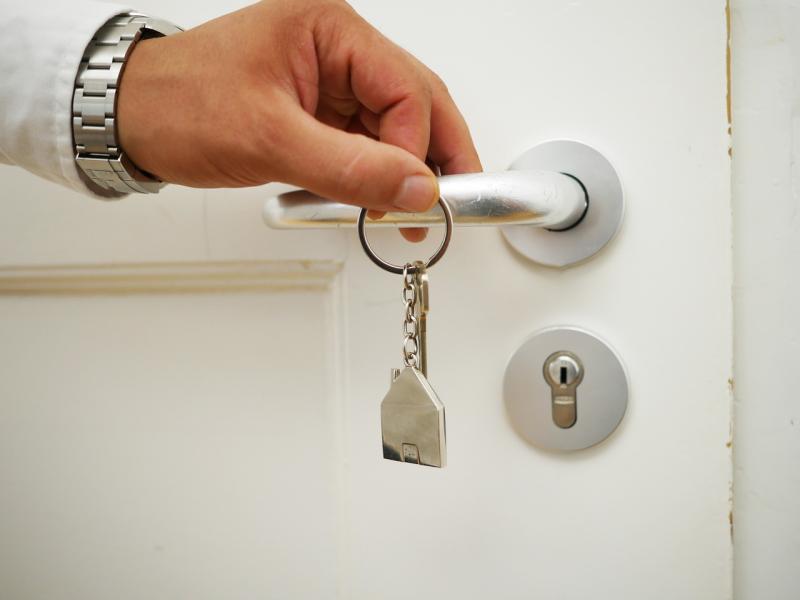 Lowry calls for increased number of local housing
