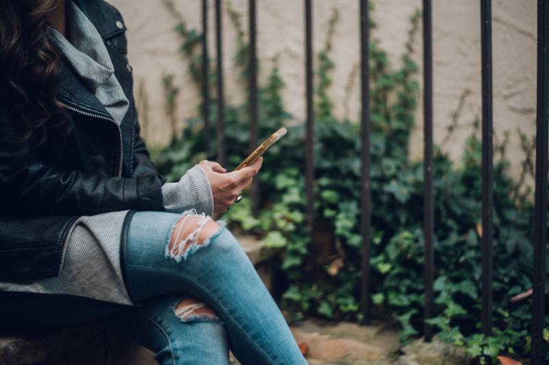 Samaritans' volunteers answered nearly 35,000 calls from lonely and isolated people last December