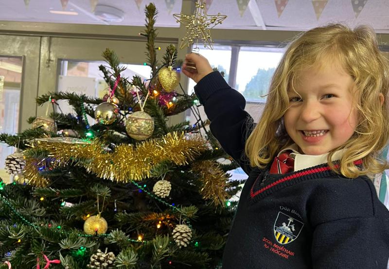 Christmas decorating at Doon National School