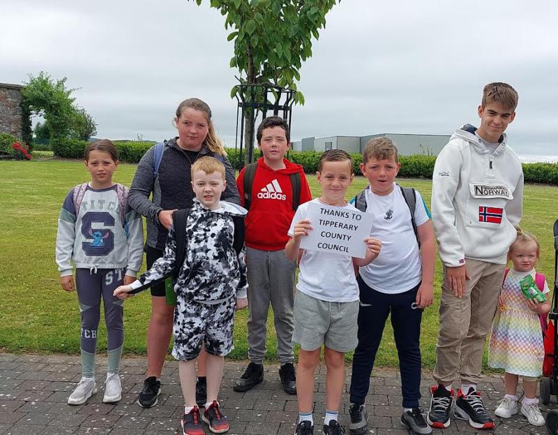 Residents of Carrick-on-Suir estate enjoy night at the dogs and trip to Wells House 