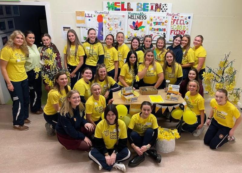 Presentation students raise more than &euro;2,000 from Daffodil Day events