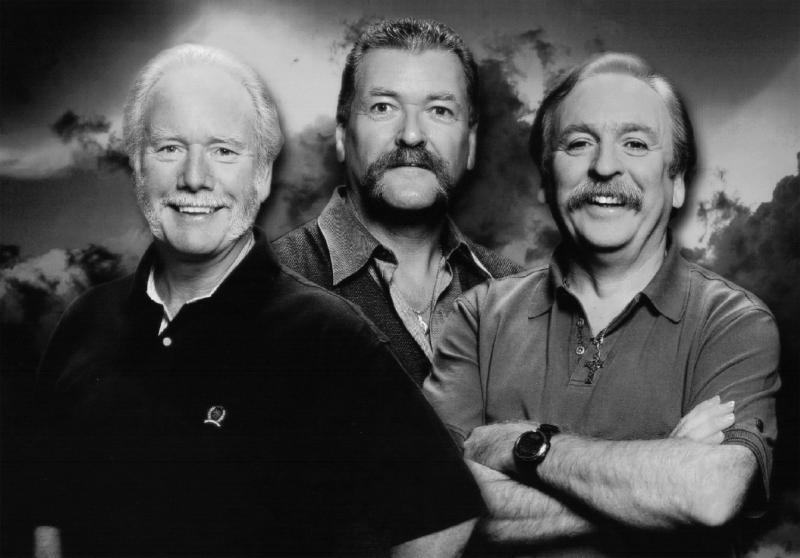 Tipperary people all set to travel to see the Wolfe Tones this August 
