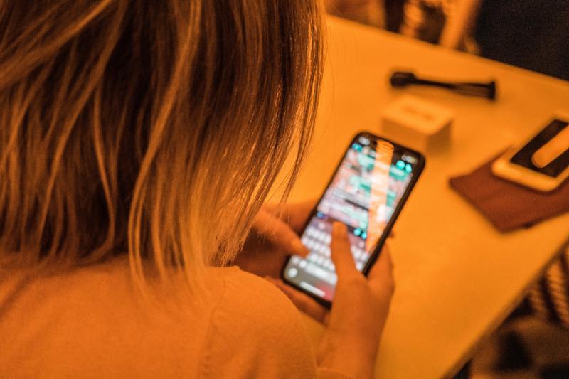 Tipperary TD welcomes new supports for parents to deal with children having smartphones