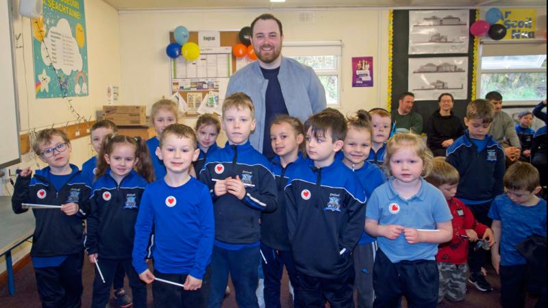 Tipperary's Gaelscoil Charraig na Siúire welcomed back past pupil RTÉ’s Aindriú de Paor