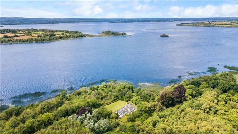 PROPERTY WATCH: Check out this stunning lake house on Lough Derg