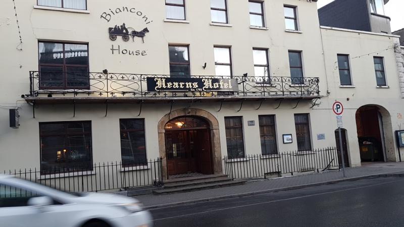 Impact of housing asylum seekers in Tipperary hotel in town's busiest street is 'huge'