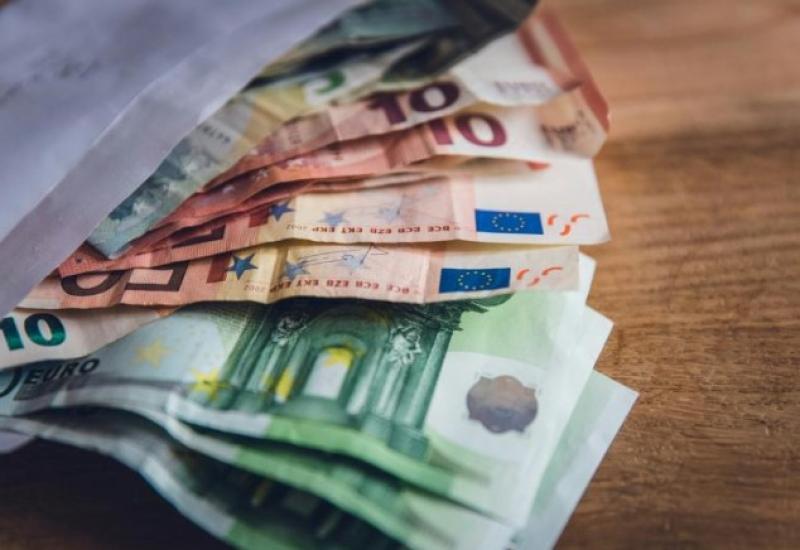 Eight south Tipperary community centres secure almost €700,000 grant aid for upgrade works