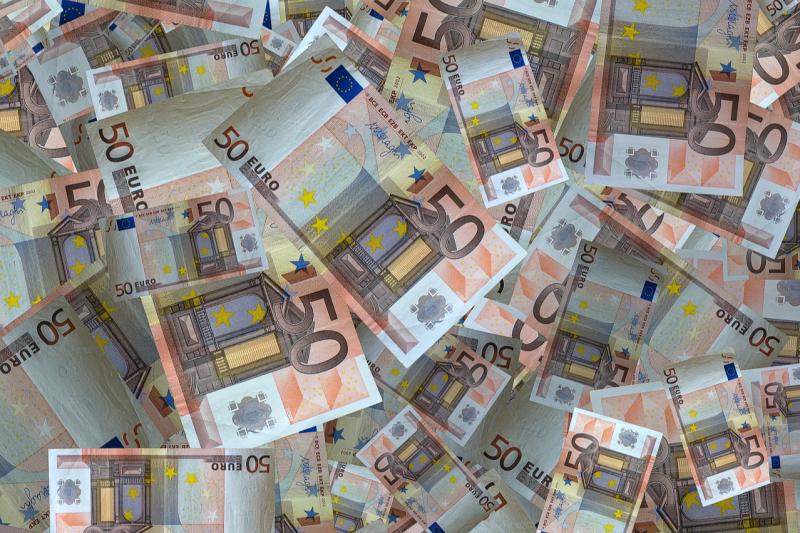 CHA-CHING! Lucky Tipperary woman wins nice sum of cash in Split the Pot draw