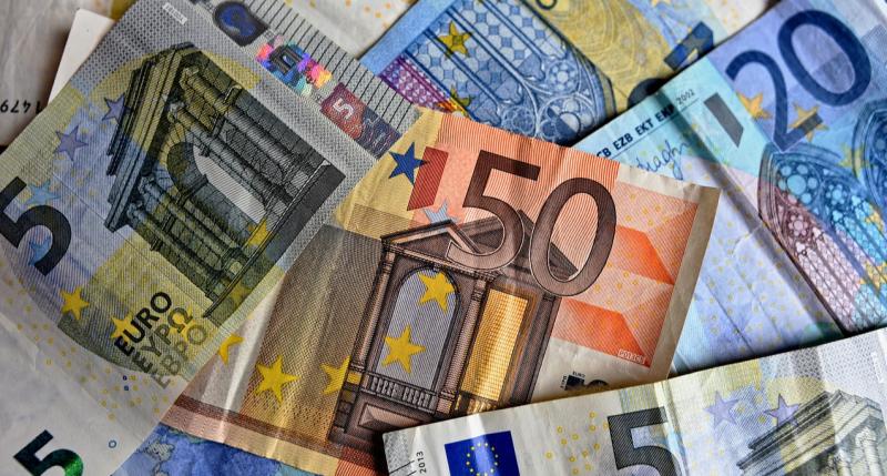 CHA-CHING! Lucky Tipperary woman wins nice sum of cash in Split the Pot draw