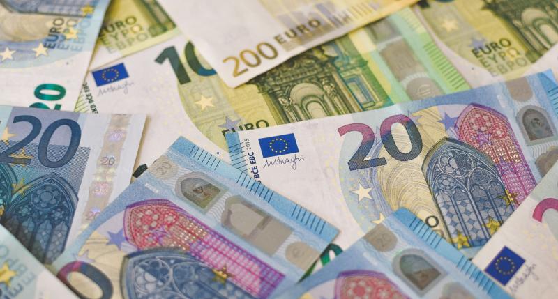 CHA-CHING! Two lucky winners take home big cash in Split the Pot draw