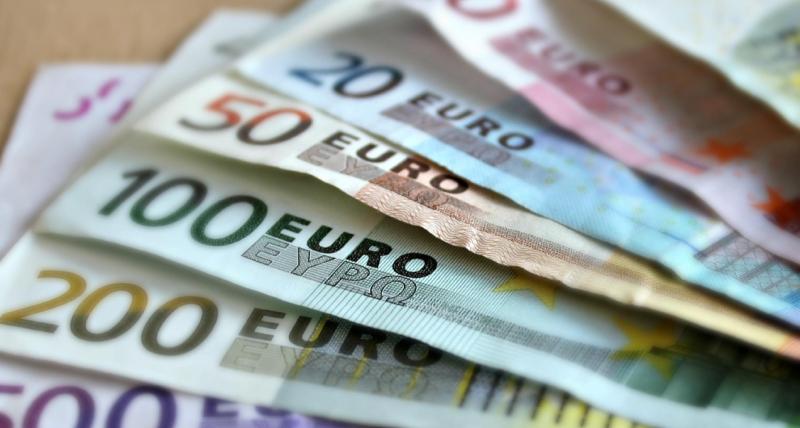 CHA-CHING! Lucky Tipperary woman wins nice sum of cash in Split the Pot draw