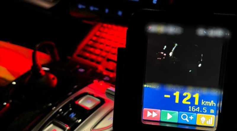 You won't believe the 'lethal risk' this driver took in these icy conditions....