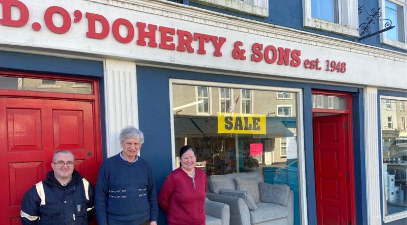 End of an era! - Tipperary hardware store closes their doors for the final time 