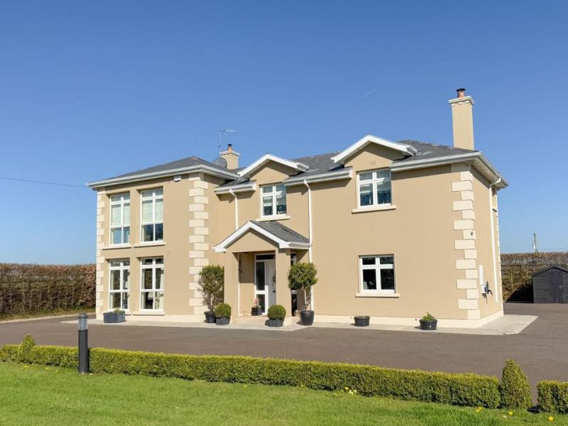 Lara Pinta, Ballintemple, Dundrum, Co. Tipperary