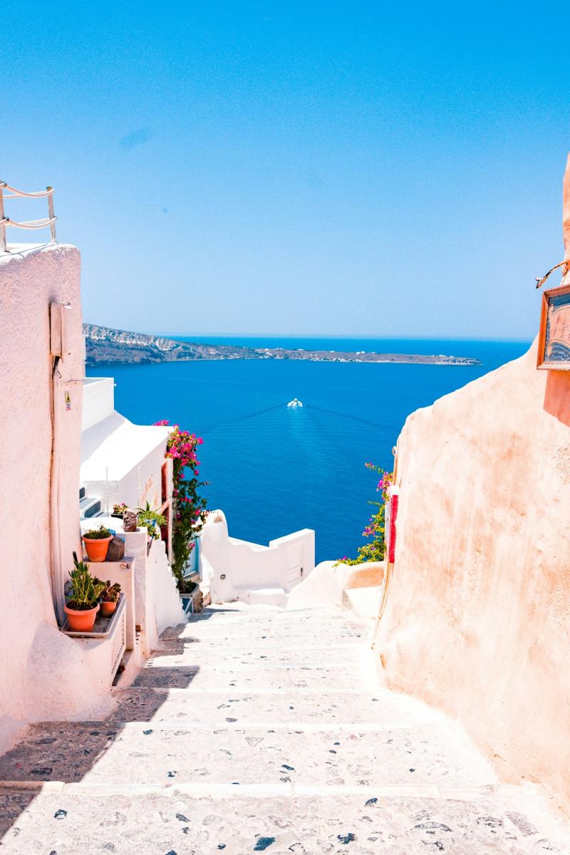 Stark warning for Irish tourists as tsunami threatens popular holiday destination