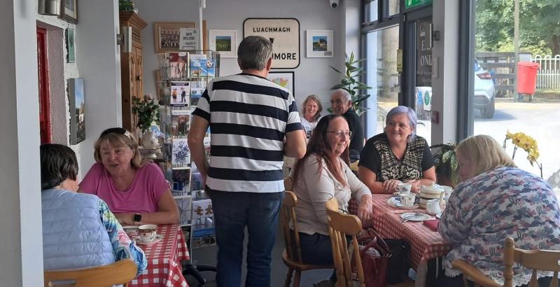 'He's here!' - International music sensation pays surprise visit to local Tipperary café