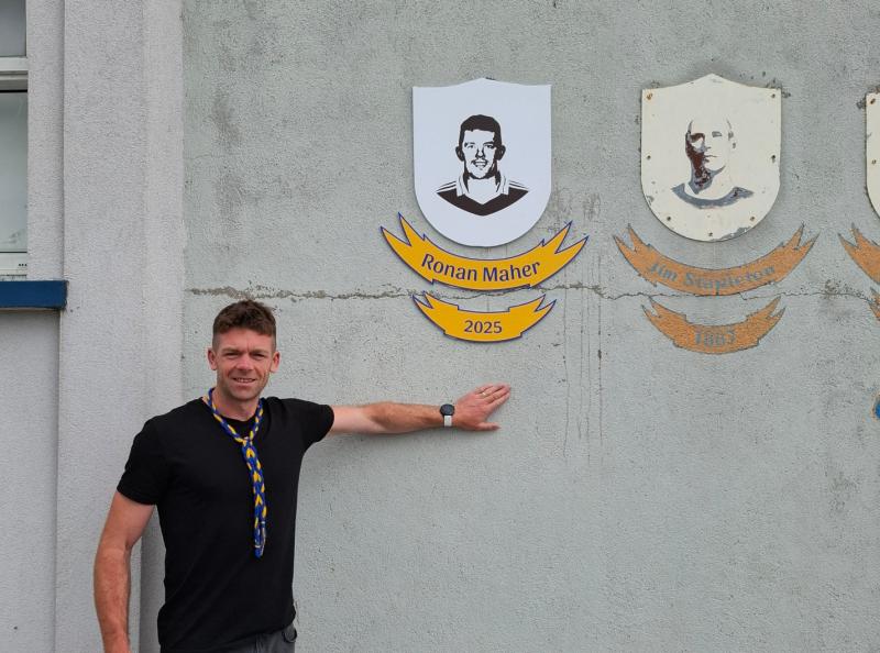 PICTURE: Proud moment for Tipperary hurling legend as brother's plaque is unveiled
