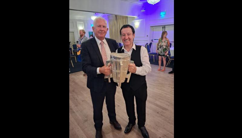 PICTURE: Popular Irish musical artist poses for photo with Liam MacCarthy Cup in Tipperary
