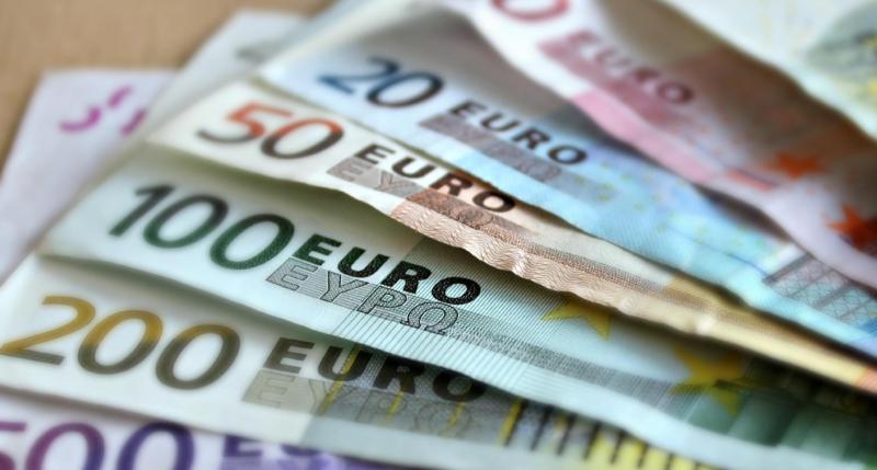 CHA-CHING! Two lucky winners emerge in local Tipperary Split the Pot draw