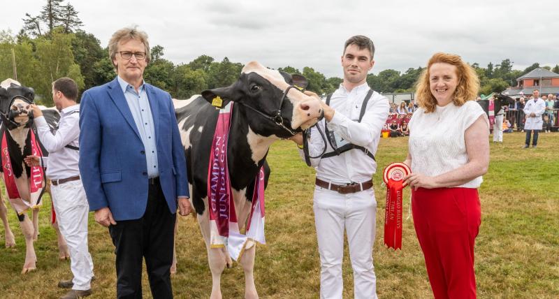 Tipperary man takes home prize for having best junior cow at Virginia Show