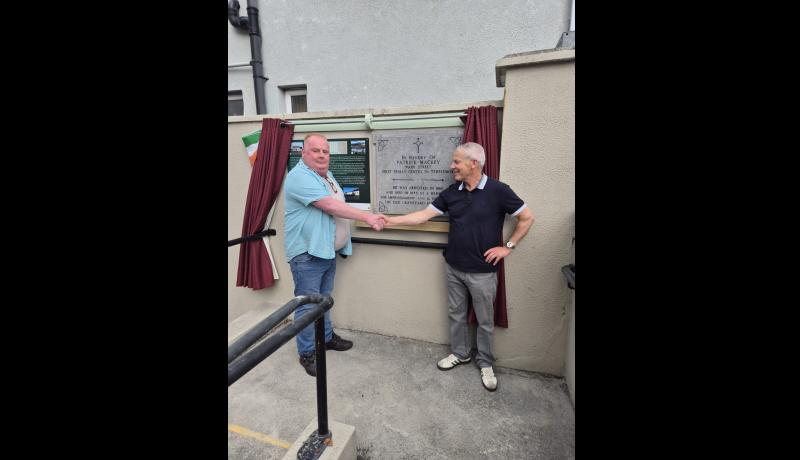 Huge crowd shows up for re-unveiling of Fenian plaque in Tipperary