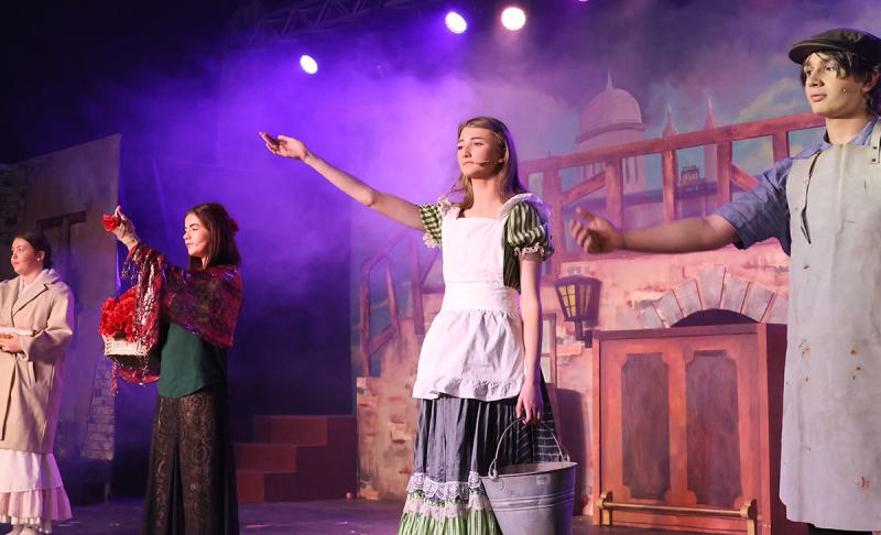 Tipperary school  production of Lionel Bart’s Oliver dazzles audiences