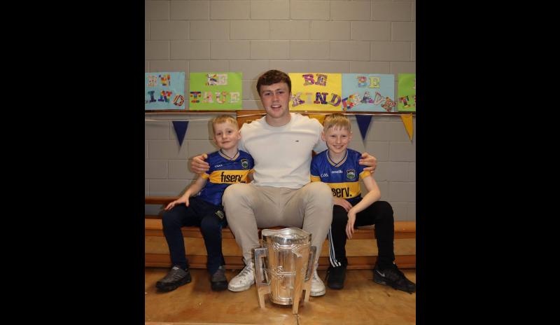 LIAM MACCARTHY ON TOUR! Tipperary stars send primary school into raptures after visit!