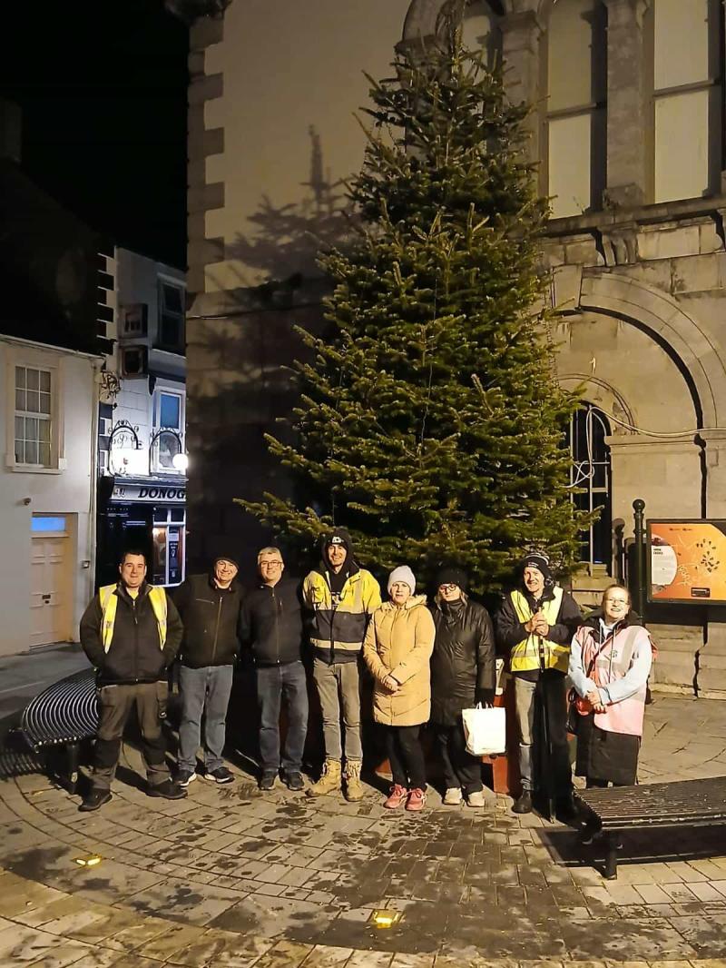"Each decoration will represent loved ones,' - Tipperary locals invited to help decorate town tree
