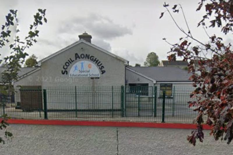 Deputy Michael Murphy supports the expansion at Scoil Aonghusa in Cashel.