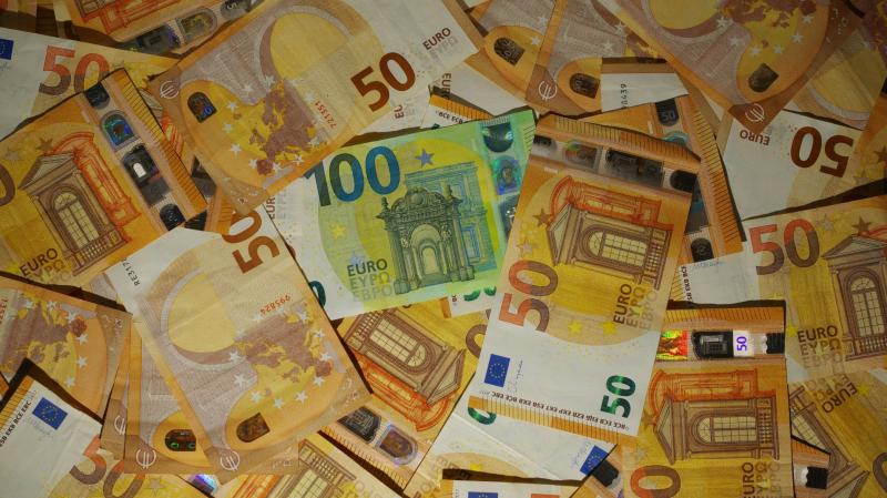 CHA-CHING! Lucky Tipperary man wins jackpot prize in local Split the Pot draw