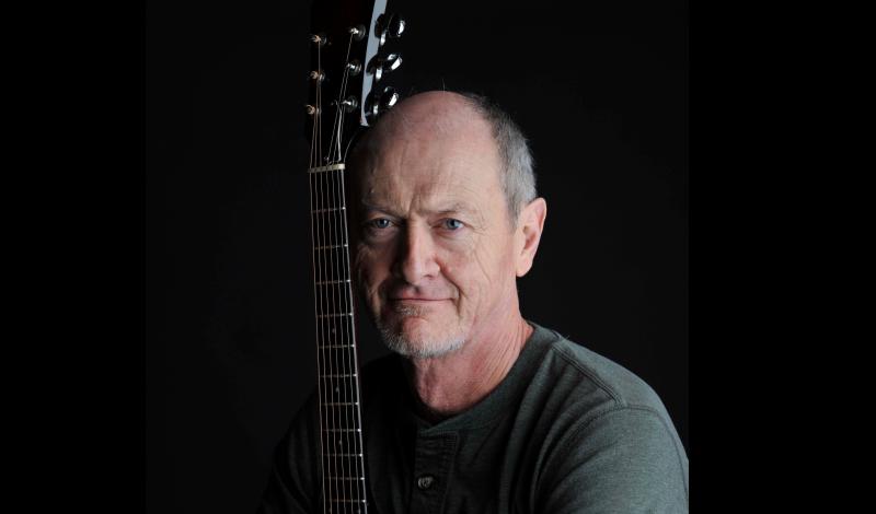 Legendary Cork singer to perform in Clonmel