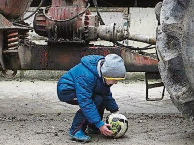 Tipperary farming families reminded farmyards are not summer playgrounds