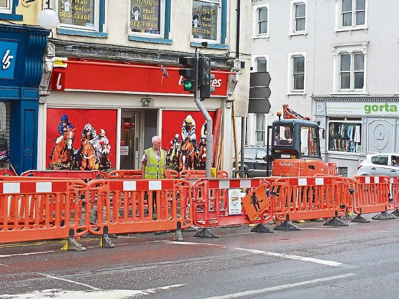 New 'intelligent' traffic lights for Tipperary town - we ask how intelligent?