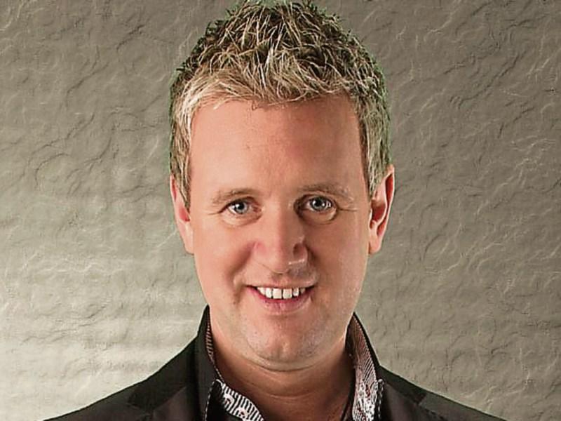 Mike Denver goes big in Mitchelstown