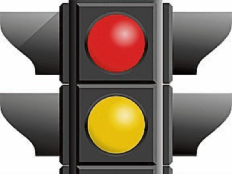 Temporary traffic lights are operating on road in Cloneen area of county Tipperary 