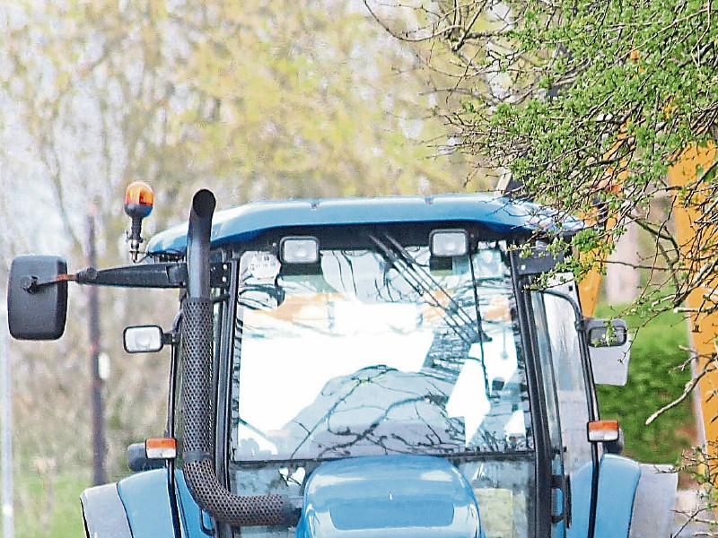 Tipperary landowners told they are responsible for traffic control while hedge cutting