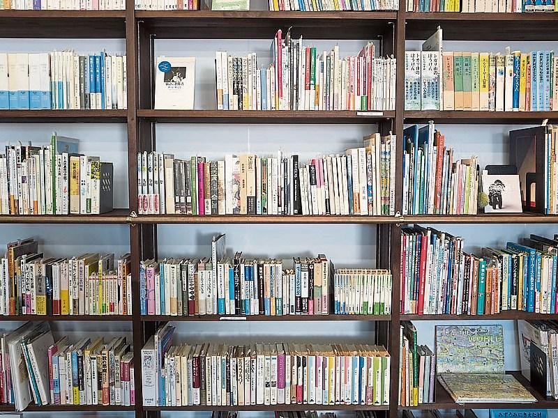 Tipperary school wins Robert Dunbar memorial library worth €8,000