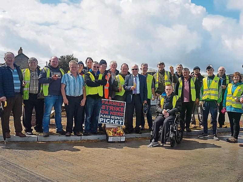 Tipperary beef farmers protest outside meat processing plants