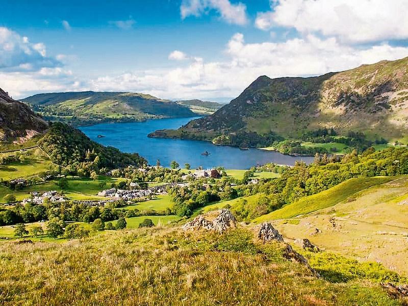 Tipperary active retirement group off to the Lake District on holidays