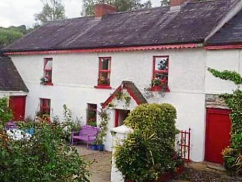 'Living legend' - Jim O' The Mills pub shares cheerful photo of its iconic publican