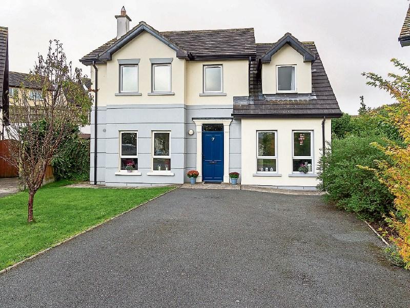 Tipperary property - superb detached Clonmel home with large garden